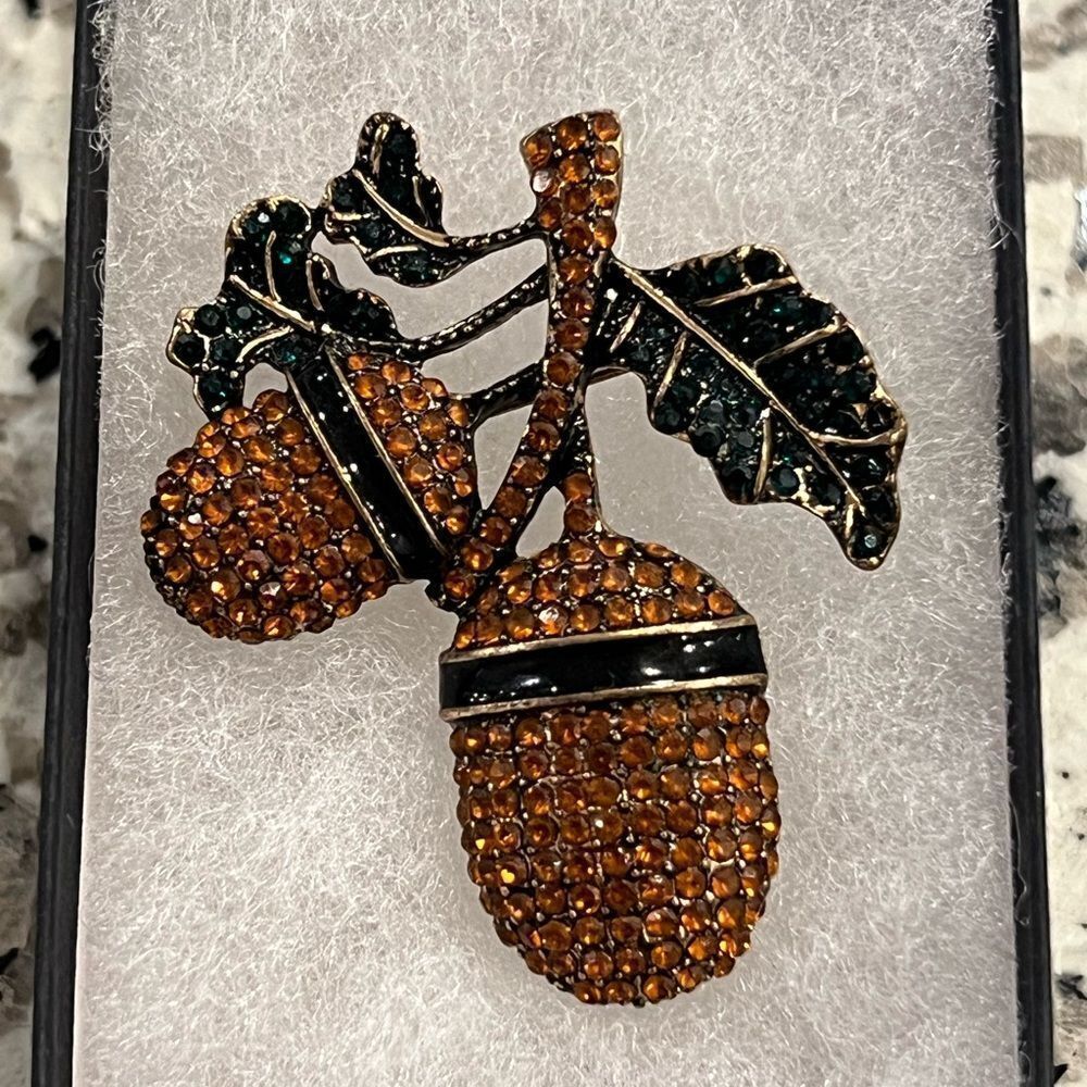 Elegant Vintage Acorn Brooch/Pendant with Amber and Green Crystals